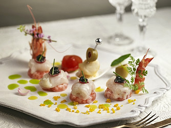 エミリア(Wedding Court EMILIA) 料理・ケーキ1画像 2-2