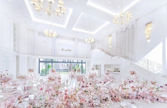 アルカンシエル luxe mariage大阪 【スイート】パリスヴィラ/大階段付き画像 1