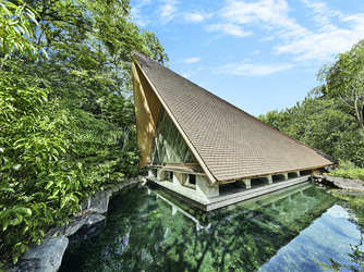 ザ・ガーデンオリエンタル・大阪 チャペル(自然に佇む天井高10mの木と光のチャペル)画像 2-3