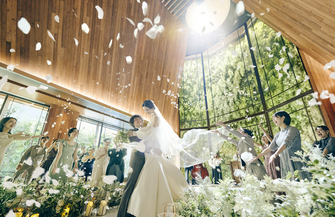 アルモニーソルーナ 表参道 セレモニースペース(天井高8m、バージンロード15mの美空間)画像 1