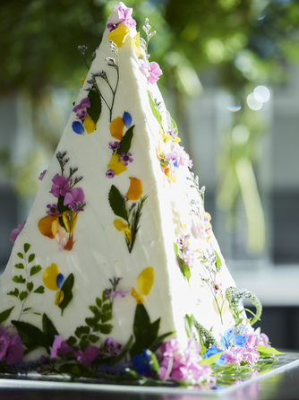 KYUKARUIZAWA KIKYO, Curio Collection by Hilton(元 旧軽井沢ホテル) ふたりらしいオリジナルウェディングケーキ画像 1-1