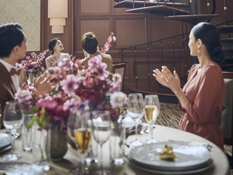 ストリングスホテル NAGOYA オークルーム/螺旋階段とクラシックな内装画像 2-2