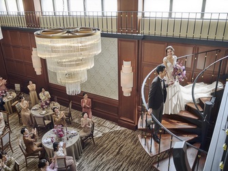 ストリングスホテル NAGOYA オークルーム/螺旋階段とクラシックな内装画像 2-3