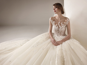 ストリングスホテル NAGOYA 衣裳1画像 1-3