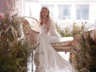 ストリングスホテル NAGOYA 衣裳1画像 1-2