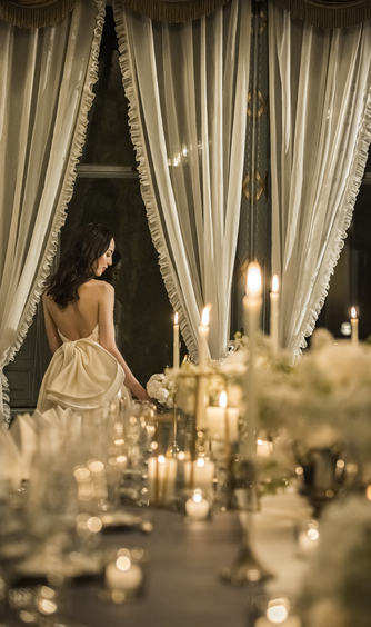 長楽館(国指定重要文化財) 上品にシャンデリアが輝く夜の「LE CHENE」画像 2-1