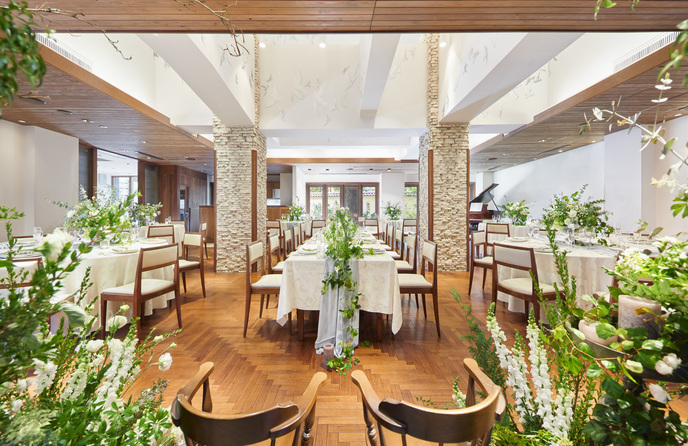 長楽館(国指定重要文化財) 開放感溢れる明るい会場「CORAL」画像 1