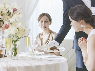 ルミヴェール TOKYO(LUMIVEIL TOKYO) 壁一面がガラス張りの陽光溢れる空間画像 2-2