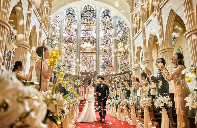 Casa d' Angela Aoyama(カサ・デ・アンジェラ青山) チャペル(360度どのシーンも美しいステンドグラス)画像 1