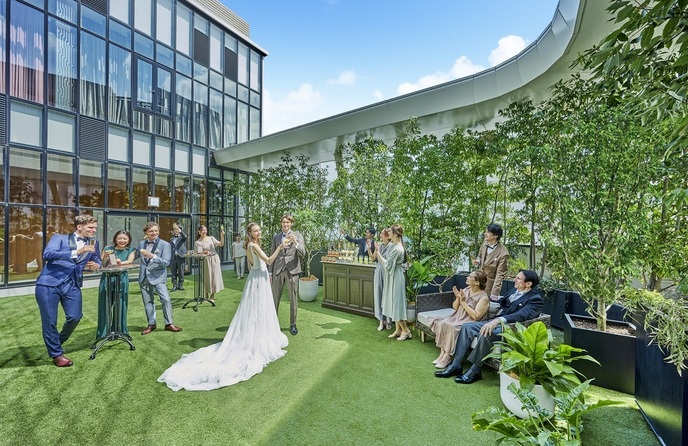 BLANC RIRE 大阪(ブランリール オオサカ) 都心の喧騒を忘れる緑と空に囲まれたテラス画像 1