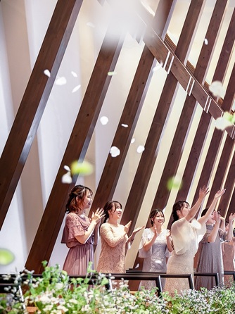 ANOTHER STYLE (アナザー スタイル) チャペル(木の息吹に抱かれるチャペル【GROVE】)画像 1-1