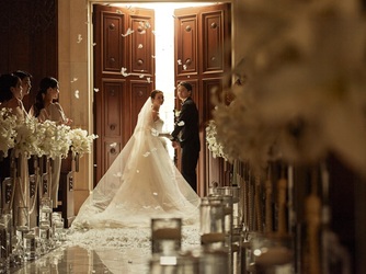 ザ ストリングス 表参道 チャペル(【セントグレース大聖堂】憧れの教会で挙式)画像 2-3