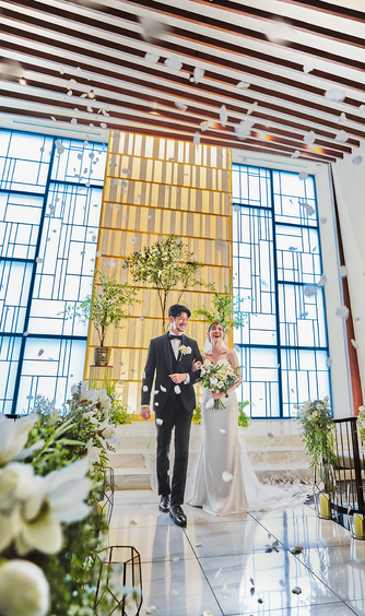 LAZOR GARDEN NAGOYA(ラソール ガーデン・名古屋) チャペル(天井高7mの解放感と自然光が溢れる空間)画像 2-1