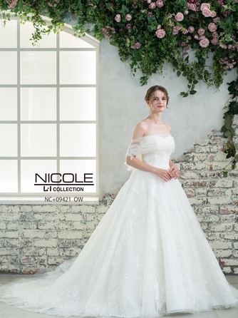 ベイサイドホテル アジュール竹芝 衣裳2画像 2-1