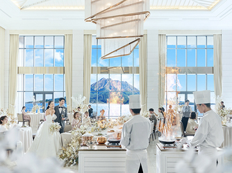 THE BAYSUITE SAKURAJIMA TERRACE(ザ・ベイスイート 桜島テラス) 白を基調とした会場で自由とこだわりを画像 1-2
