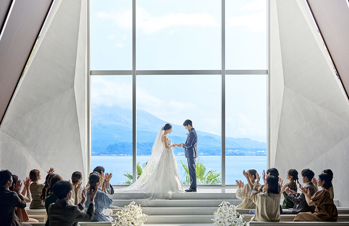 THE BAYSUITE SAKURAJIMA TERRACE(ザ・ベイスイート 桜島テラス) チャペル(挙式会場【Gemme(ジェム)】)画像 1