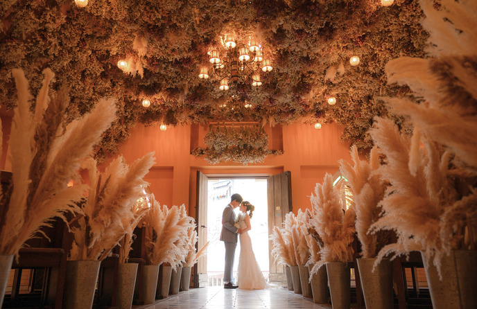 ウエディング ファンタジア チャペル(はちみつ色の独立型チャペル)画像 1