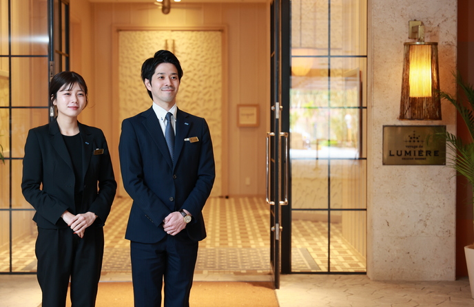 ヴォヤージュ ドゥ ルミエール北谷リゾート スタッフ1画像 1