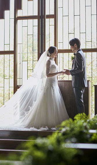 ザ グランダブリュー 水戸(THE GRAND W MITO) チャペル(光溢れる透明なステンドグラスと木の調和)画像 2-1