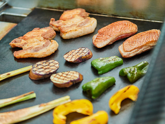 ハイダウェイ ガーデンでビュッフェや実演料理の演出も◎画像 2-4