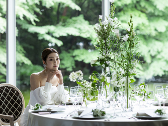 東郷神社・ルアール東郷 両面から自然光が差し込む緑溢れる会場画像 2-2