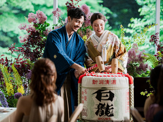 東郷神社・ルアール東郷 両面から自然光が差し込む 緑溢れる会場画像 2-2