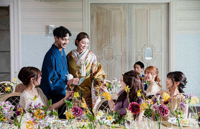 東郷神社・ルアール東郷 両面から自然光が差し込む 緑溢れる会場画像 1