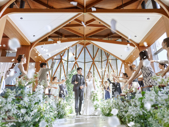 ザ・マークグランドホテル チャペル(3フロア吹き抜けの開放感溢れる壮大な空間)画像 2-4