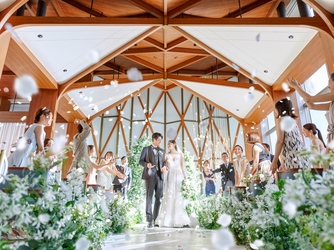 ザ・マークグランドホテル チャペル(3フロア吹き抜けの開放感溢れる壮大な空間)画像 2-4