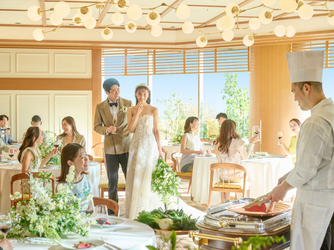 ザ・マークグランドホテル 大きな窓一面に緑溢れる自然豊かな会場画像 2-2