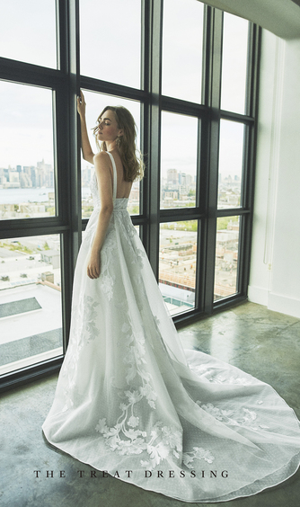 ザ・マークグランドホテル 衣裳画像 2-1