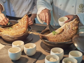 伊勢山皇大神宮 by 伊勢山ヒルズ 料理・ケーキ1画像 2-3