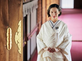 赤坂氷川神社/クチュールナオコ銀座店 衣裳2画像 2-2