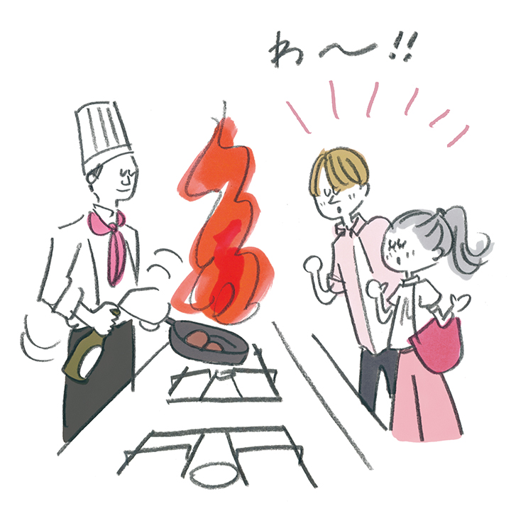 オープンキッチンでのフランベ演出
