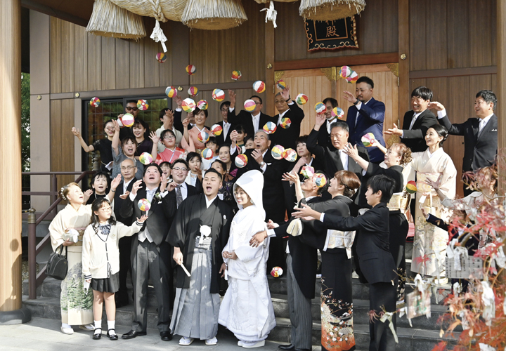 結婚式レポートin山形県】紙風船シャワーの祝福や懐かしい笑顔に幸せを