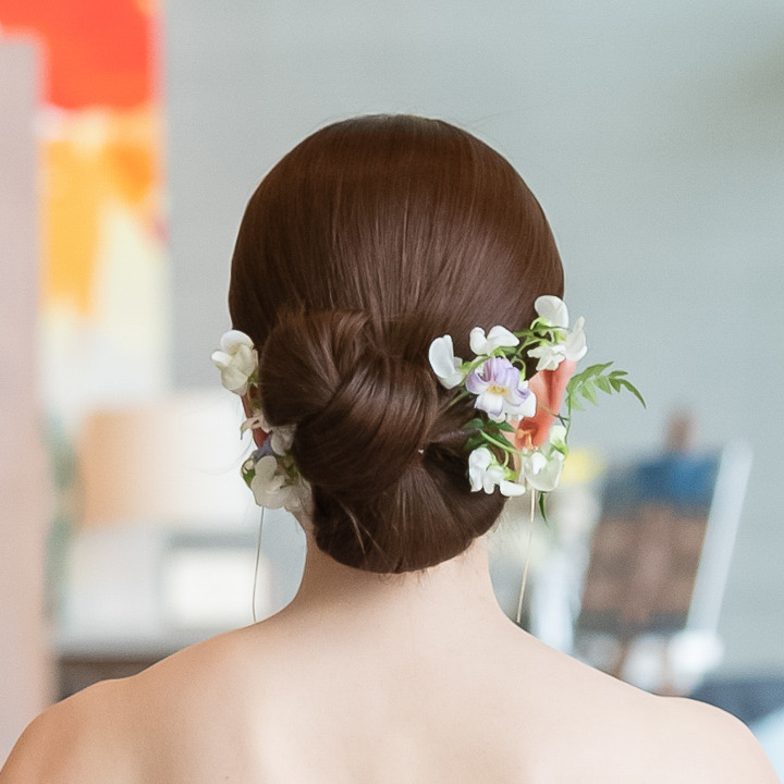 アップスタイルの生花ヘアアレンジ