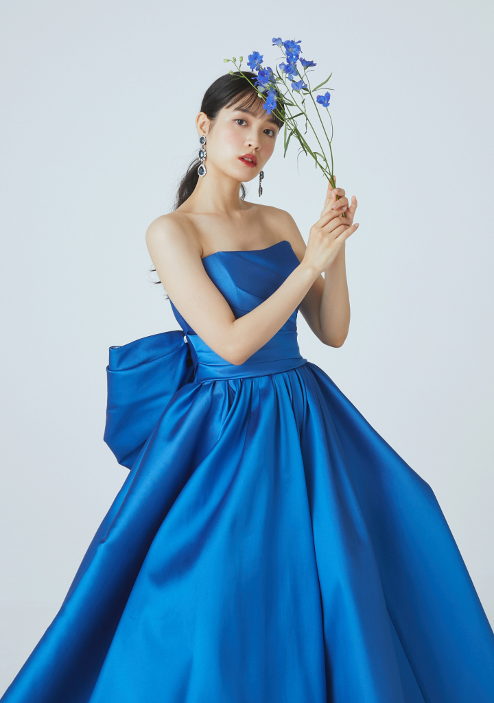 ブルーのドレス
