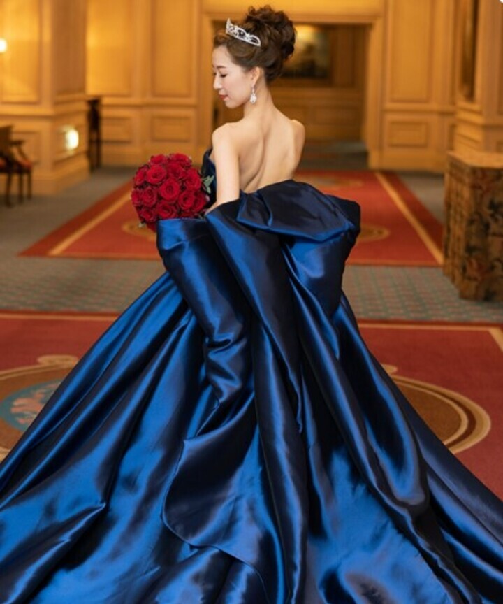 ブルー　ウエディングドレス