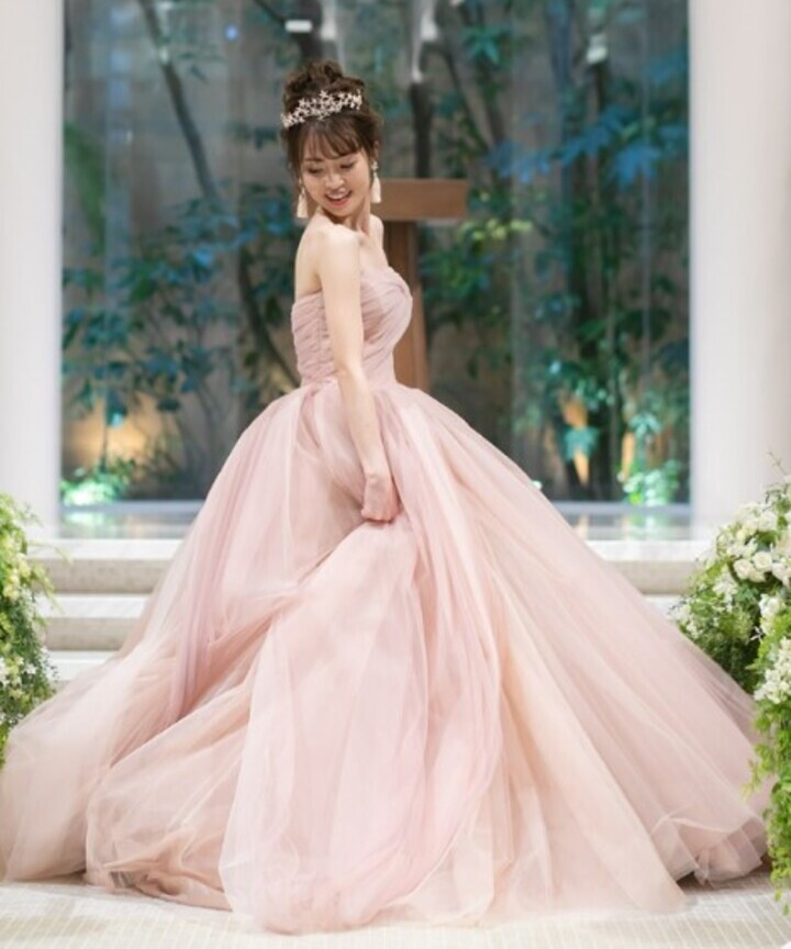 ピンク　ウエディングドレス