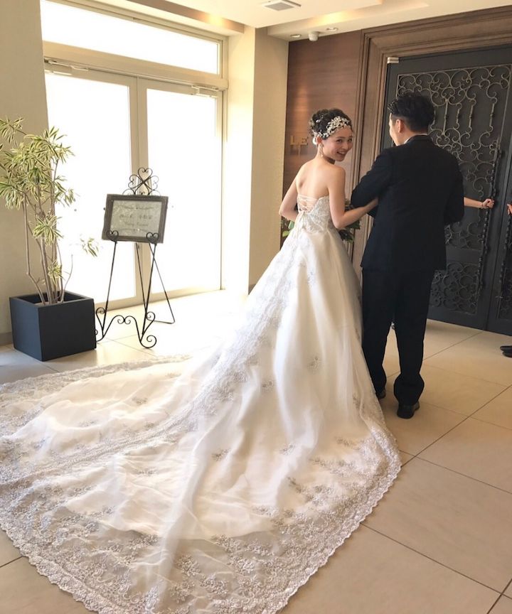 スタイリストが本気でセレクト 大人花嫁のプリンセスドレス Snap8 ゼクシィ