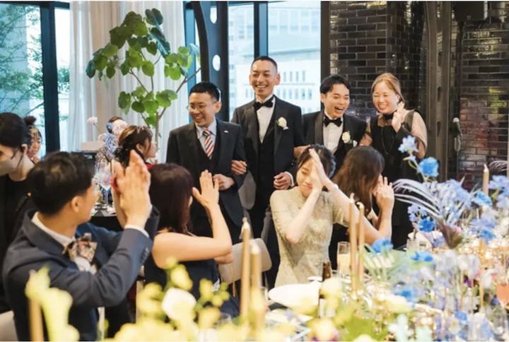 同性カップルの結婚式の写真