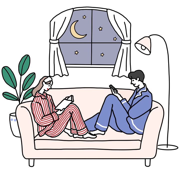 ソファの上の新婚カップル