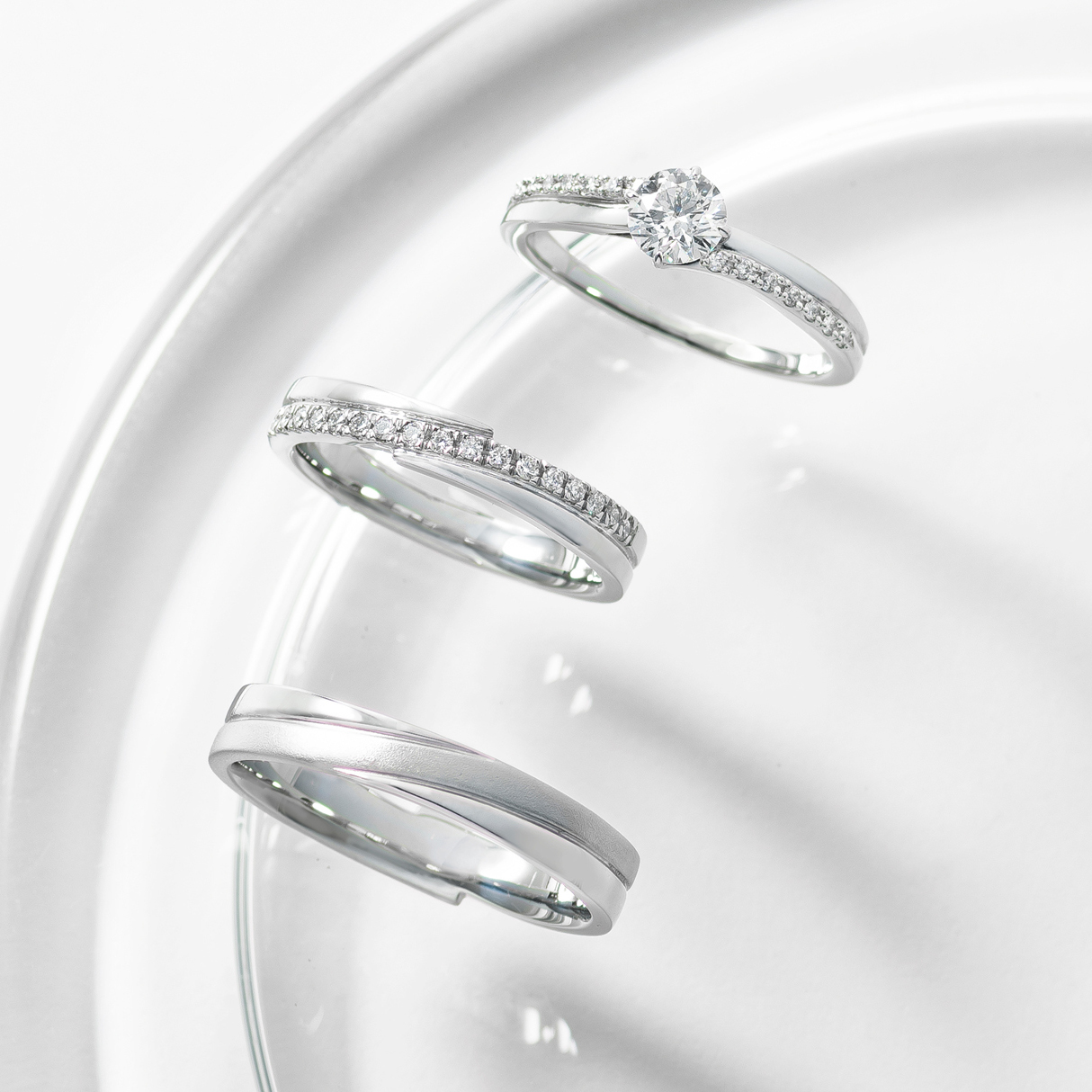 ３本共通モチーフのある結婚指輪