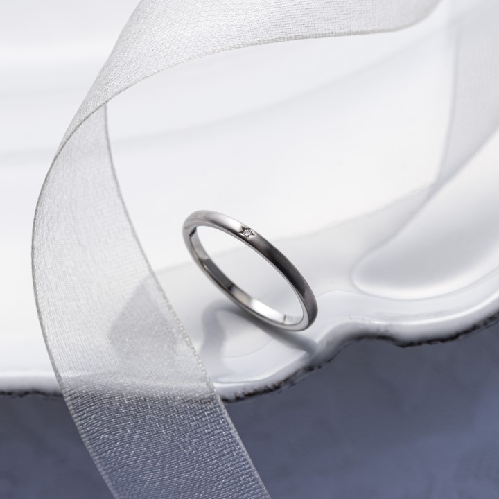 ダイヤ付き結婚指輪