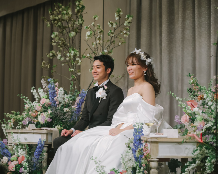 ”360度見せ”チェアを溢れるほどの花で彩って