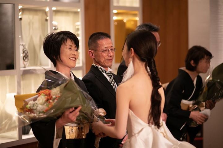 親への記念品贈呈