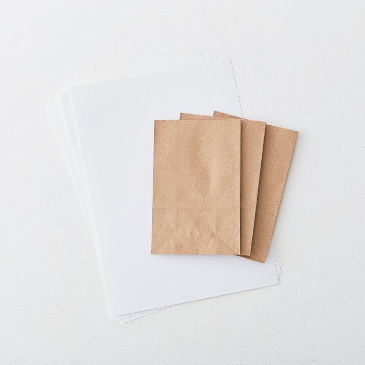 クラフト紙のペーパーバッグ、A4コピー用紙