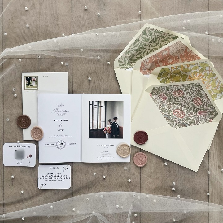 【結婚式の招待状】「嬉しい！楽しみ！」ゲストがアガる“工夫のある”８実例