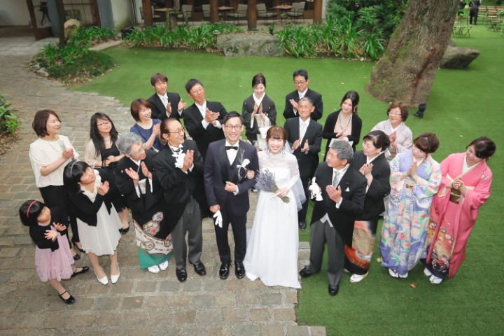集合写真だけ 結婚式での 家族の写真 をちゃんと残す方法 ゼクシィ