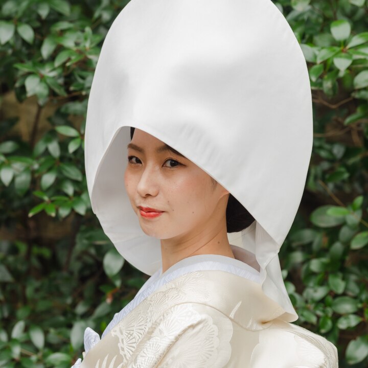 白無垢に合わせたい［綿帽子］意味・由来からかぶり方、合わせる髪型までまるっとご紹介！